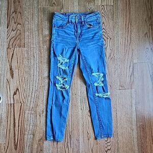 AMERICAN EAGLE Medium Wash Distressed Hi-Rise Jegging Jeans, Size 6 Short